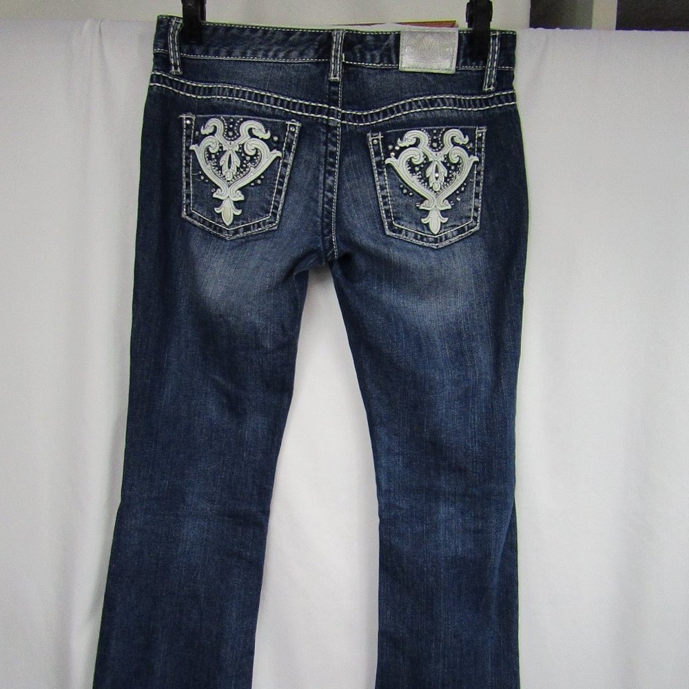Women's | Maurices Premium | 5/6 Short | Blue Jeans - Picture 2 of 5